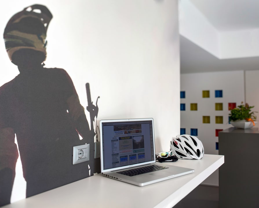 Lobby Garda Bike Residence