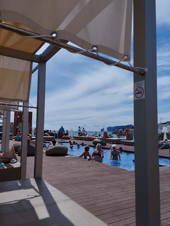 Pool Zafiro Rey don Jaime