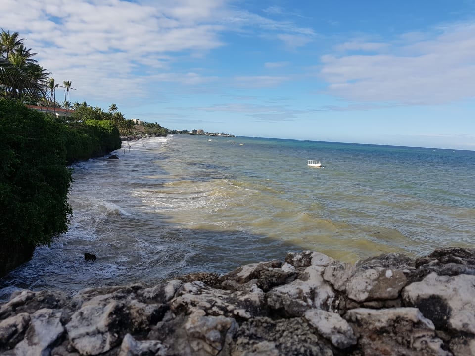 Strand Bahari Beach Hotel