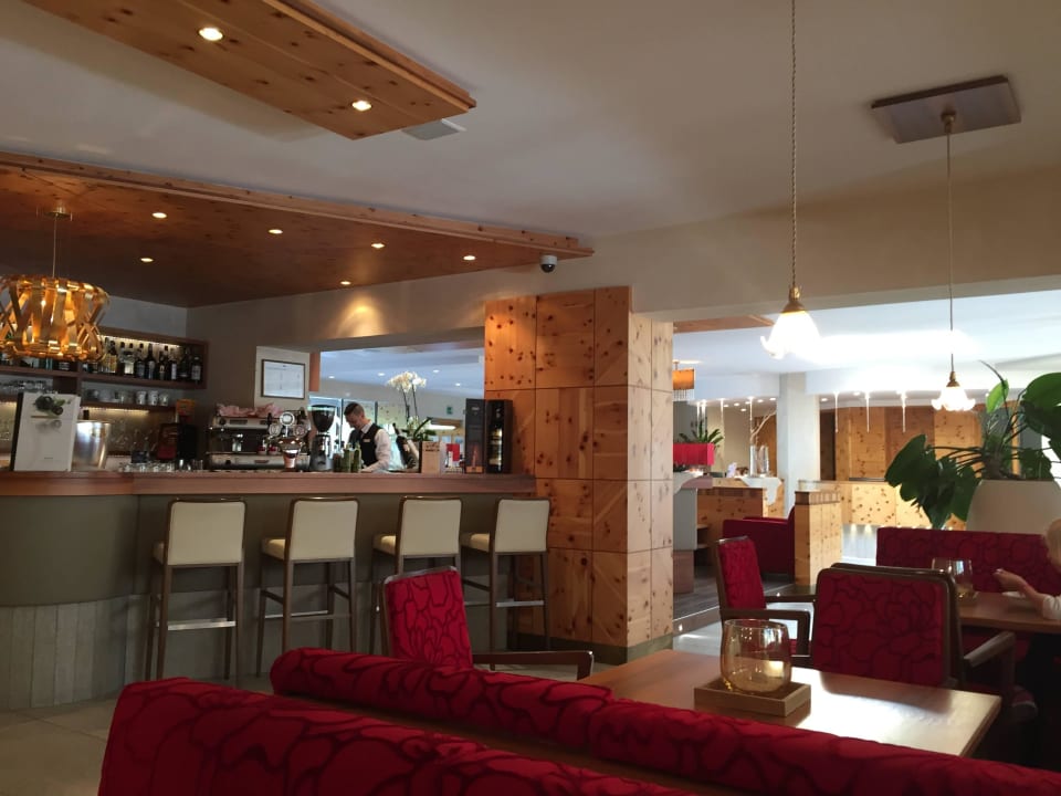 Blickrichtung Eingang Bella Vista Hotel Emma