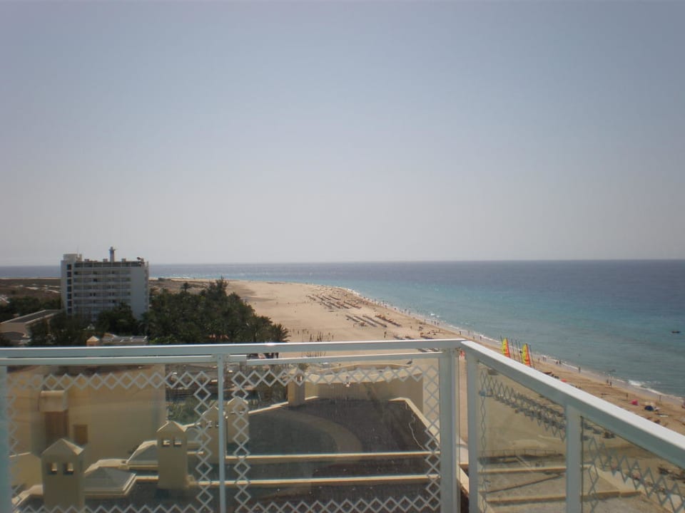 Blick von der Poolterrasse auf den Strand Hotel Riu Palace Jandia