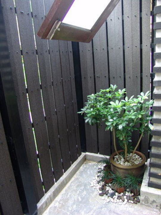 In der Aussendusche Moracea by Khao Lak Resort