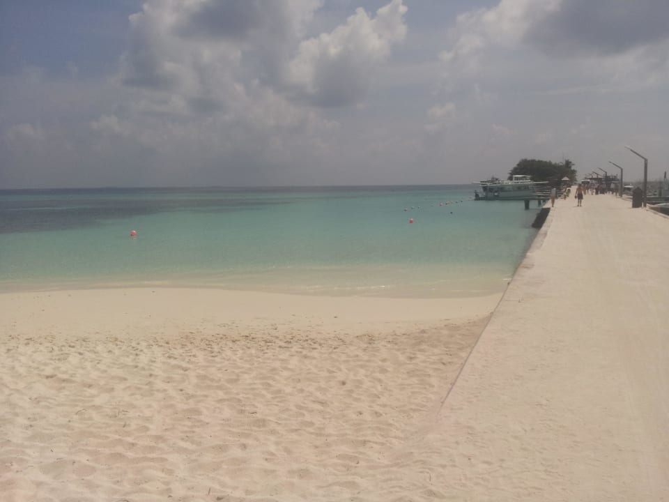 Der Steg, an dem man ankommt Kuredu Island Resort & Spa