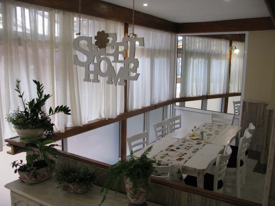 Gastro Hotel Estreya Palace & Residence