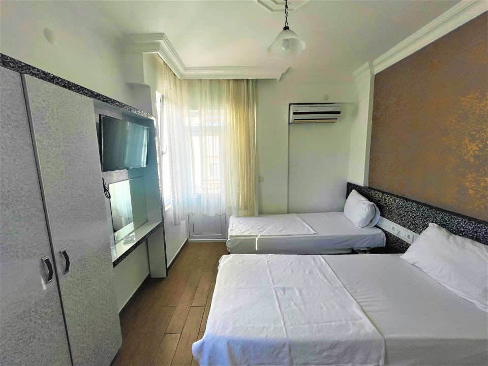 Zimmer Lavin Garden Hotel