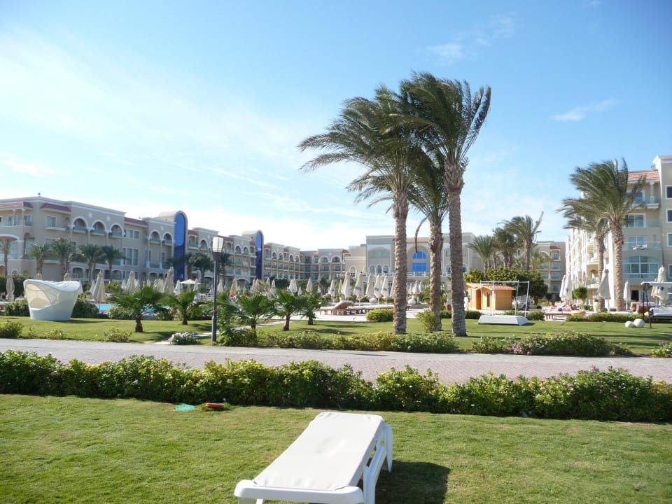 Vom Strand aus gesehen. Premier Le Reve Hotel & Spa