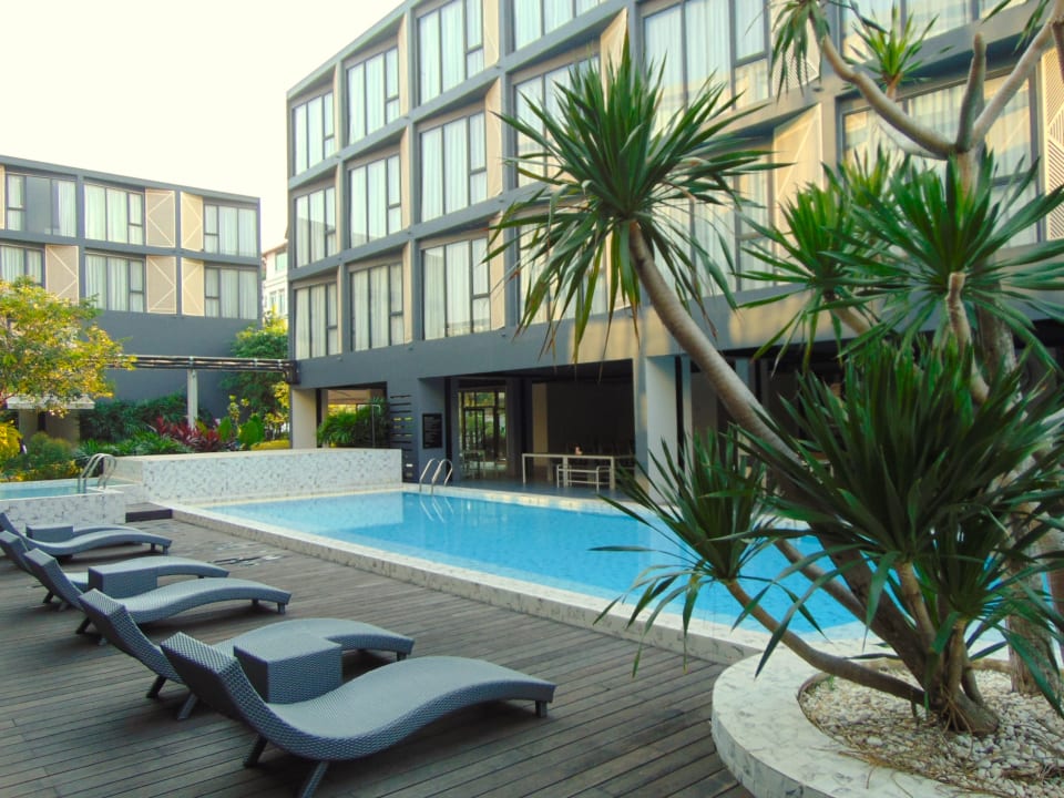 Pool Canalis Suvarnabhumi Airport Hotel