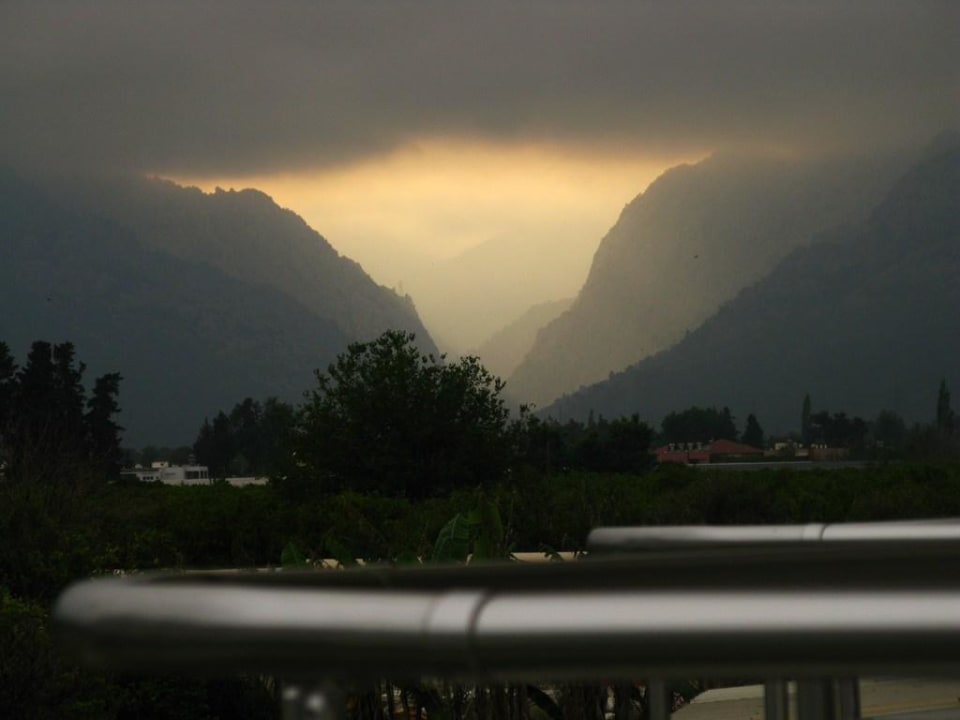Ausblick ins Taurus-Gebirge Miarosa Kemer Beach