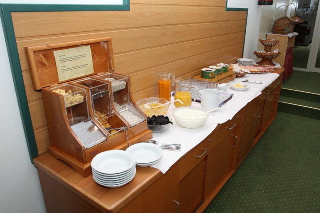 Frühstückecke Dahoam by Sarina - Hotel & Suites