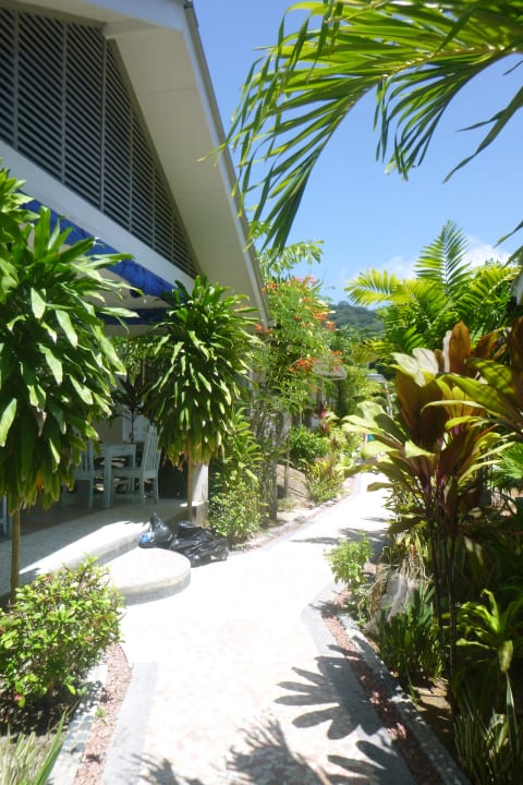 Gartenanlage Guesthouse Cabanes des Anges