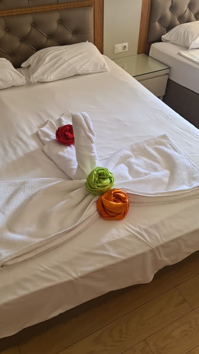 Zimmer Saturn Palace Resort Hotel