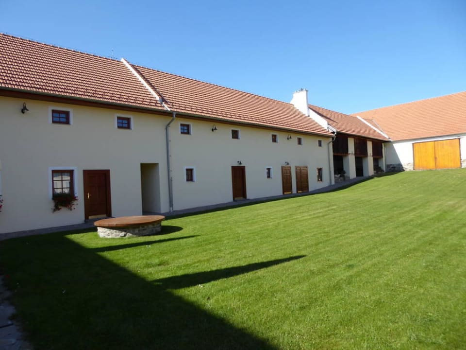 Unten Seminarräume, oben Fremdenzimmer Pension Aspera