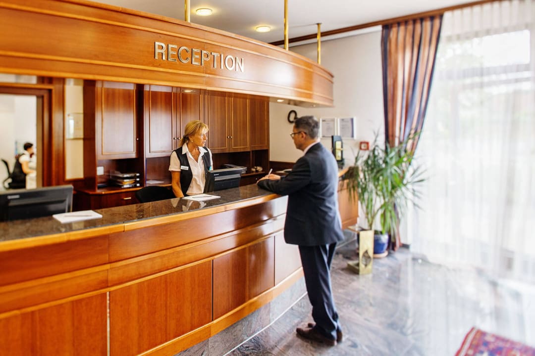 Rezeption Trans World Hotel Columbus