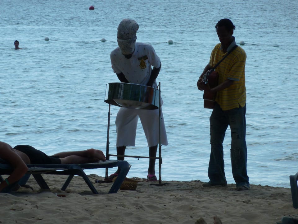 Strandmusikanten Sunset at the Palms Resort - Adults Only