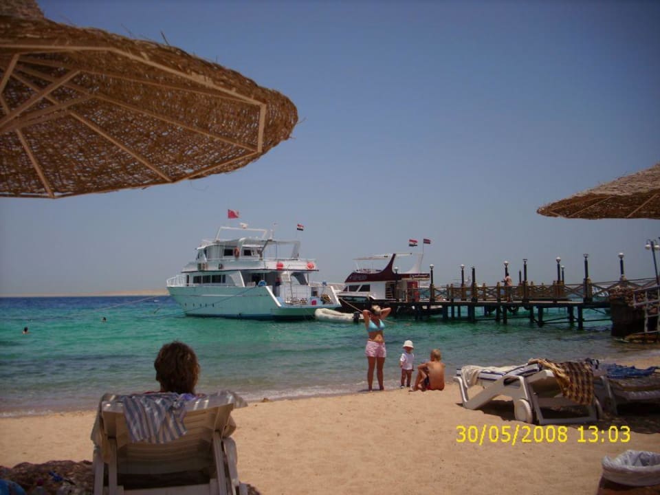 Strand mit Blick zum Steg Hotel Aqua Fun