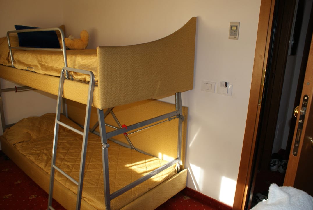 Kinderzimmer des Familienzimmers Hotel Apollo