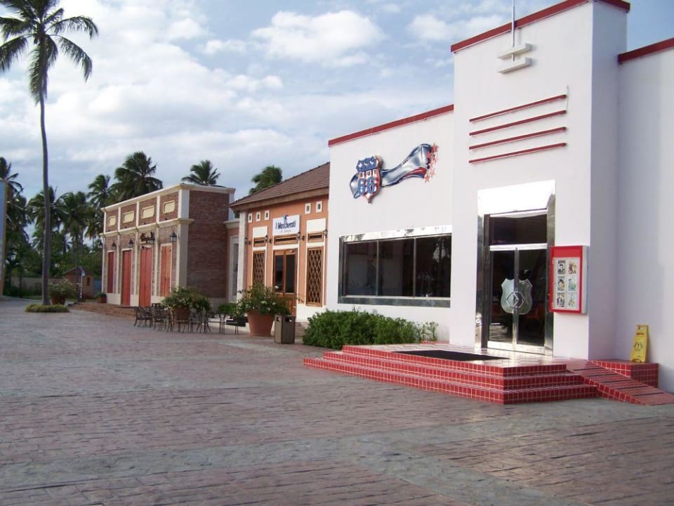 Spanier, Italiener und Amerikaner Ocean Blue & Sand