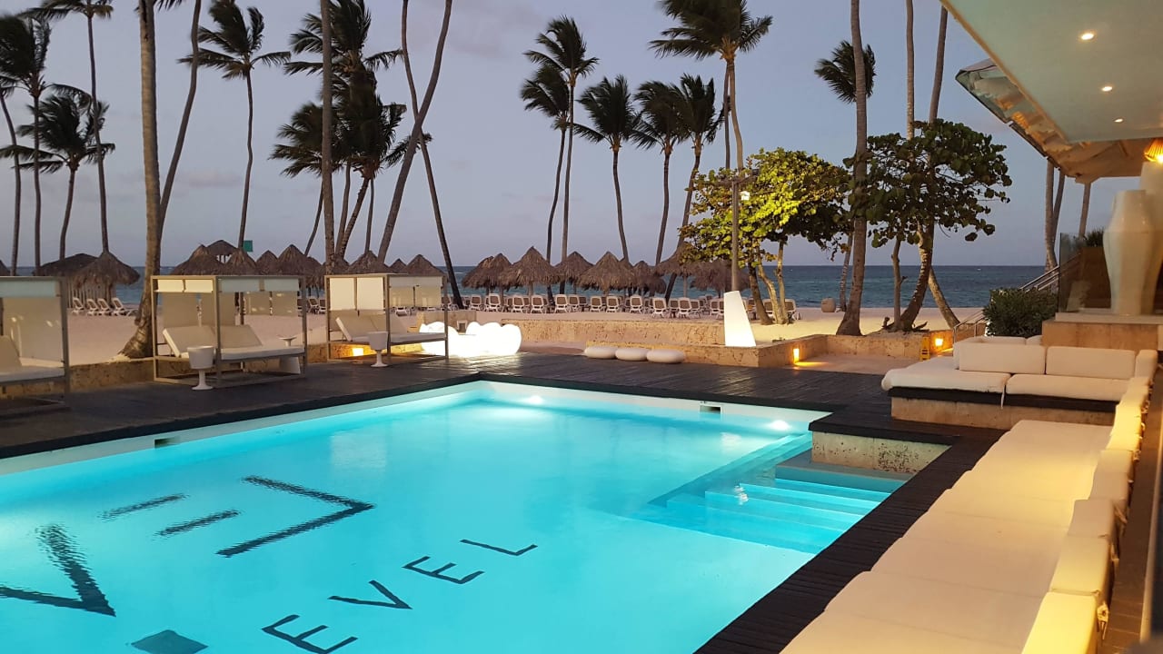Zu Tisch Meliá Caribe Beach Resort-All Inclusive