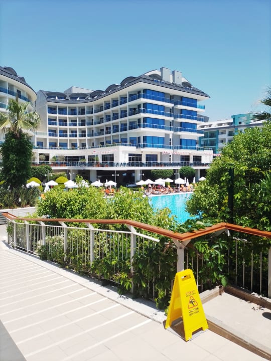Außenansicht Commodore Elite Suites & Spa - Adults only