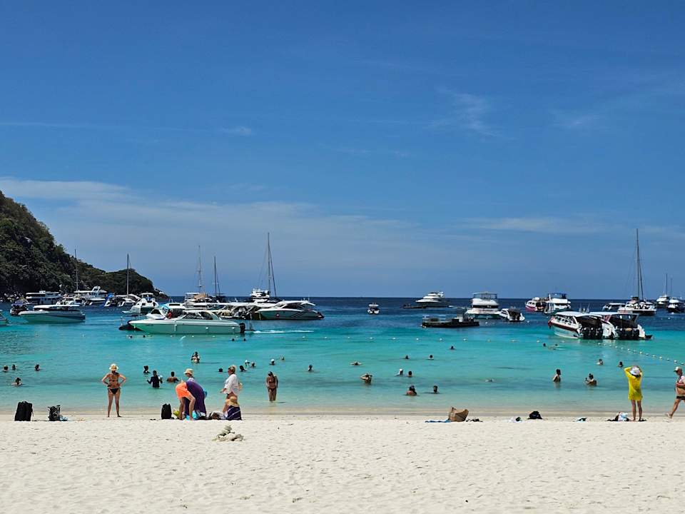 Strand Hotel The Racha