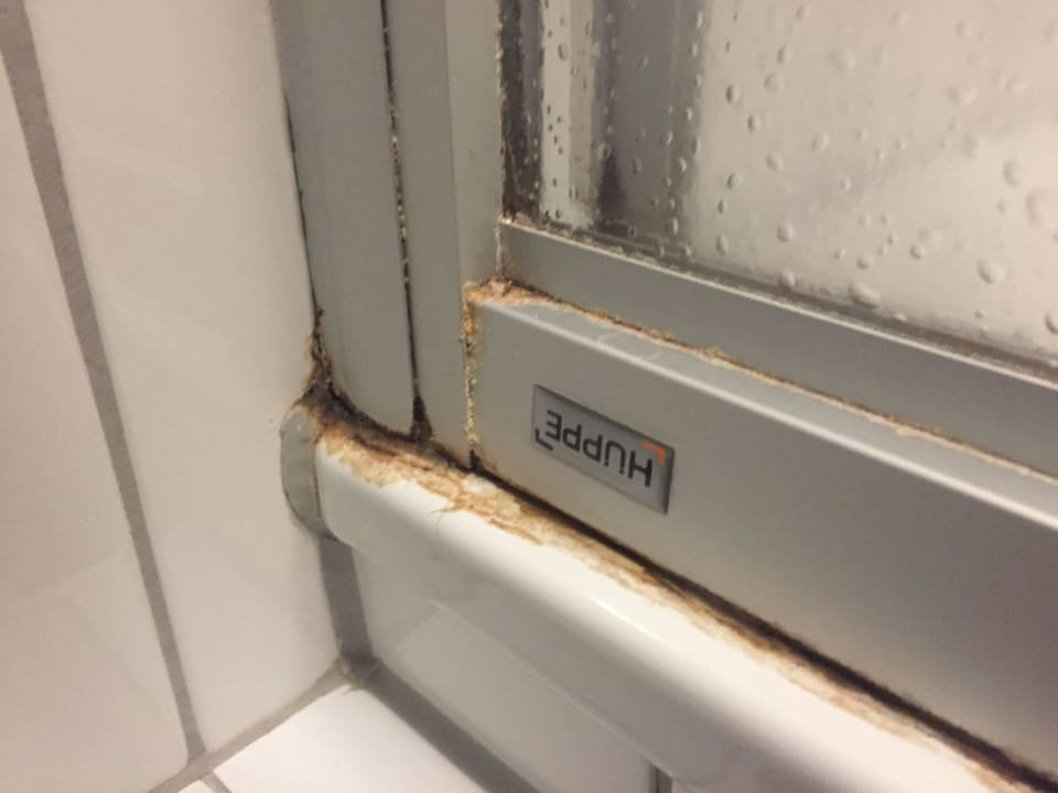 Unansehnlich Hotel Societät