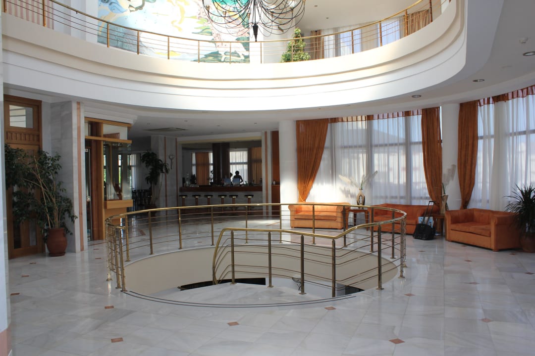 Tolle Lobby Vantaris Palace