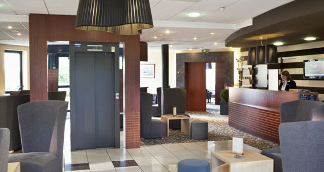 La réception Hotel Oceania Rennes