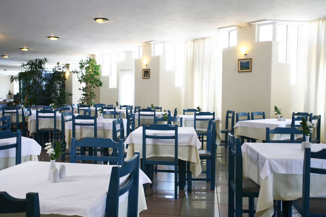 Restaurant indoors Hotel Evelyn Beach