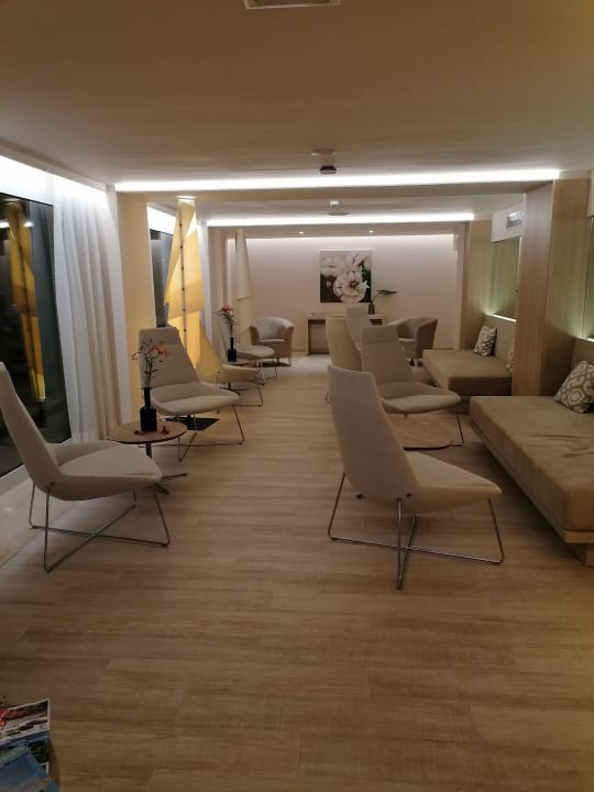 Lobby Sabina Hotel & Suites