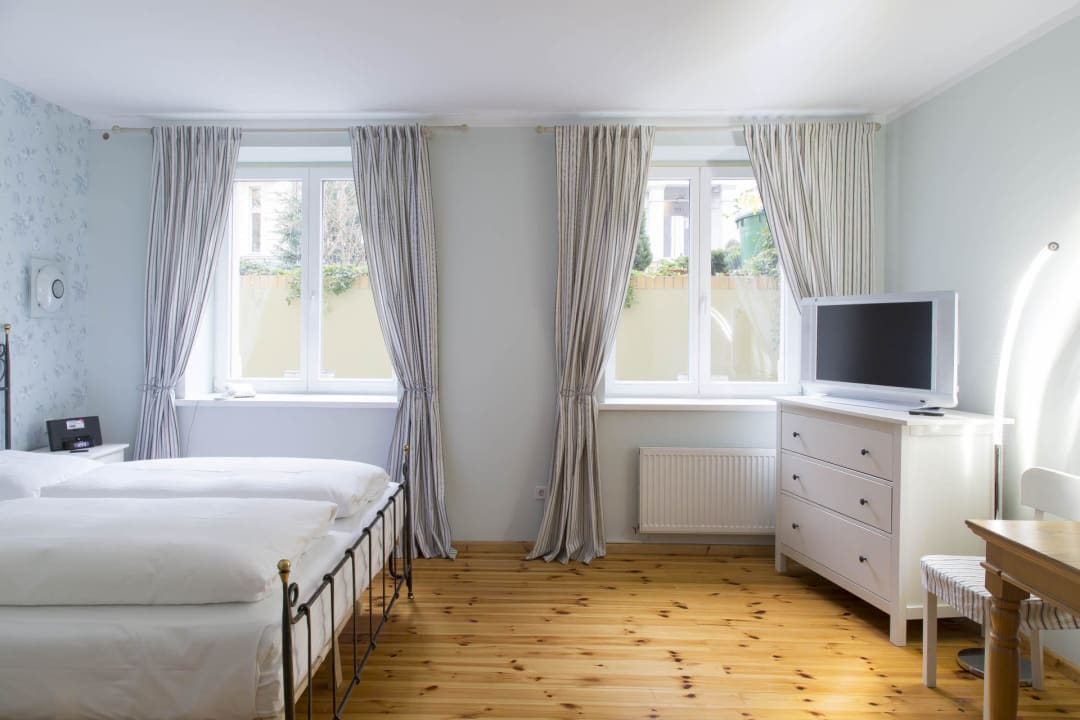 Souterrain Doppelzimmer Hotel Residenz Begaswinkel