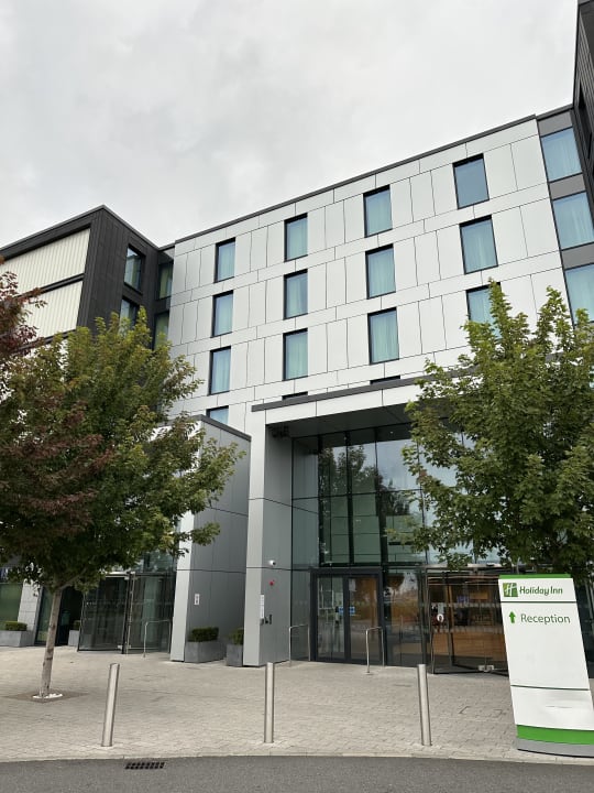 Lobby Holiday Inn Express London Heathrow T4