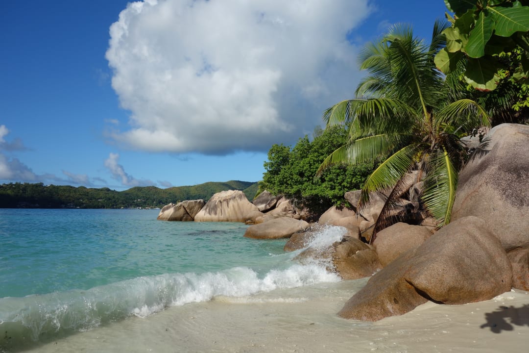 Strand Hotel New Emerald Cove