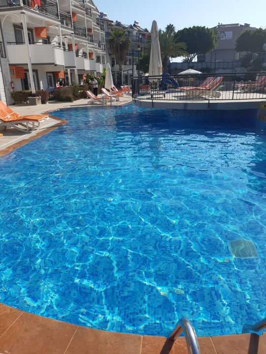 Pool Joker Side Hill