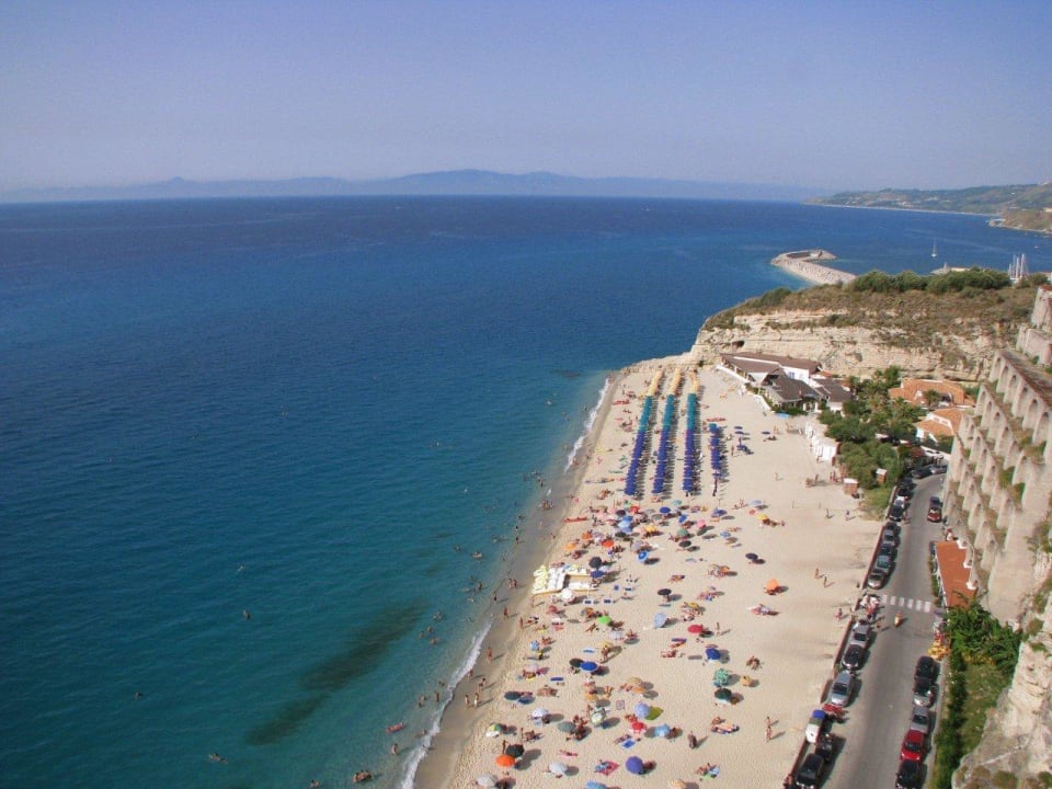...aus unserem Zimmer auch zum Strand Valentour B&B Blu Tropea Maison