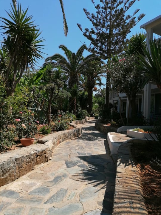 Gartenanlage HARPIN Happy Days Beach Hotel