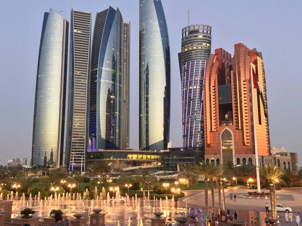 Blick vom Haupteingang Emirates Palace Mandarin Oriental