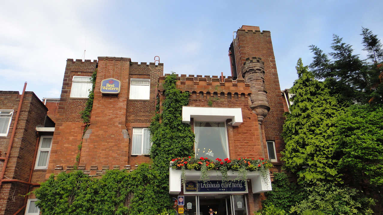 Von der Straßenseite The Livermead Cliff Hotel