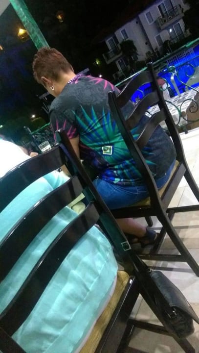 Paula ständig mit Kippe im Hals Hotel Gardenia Beach