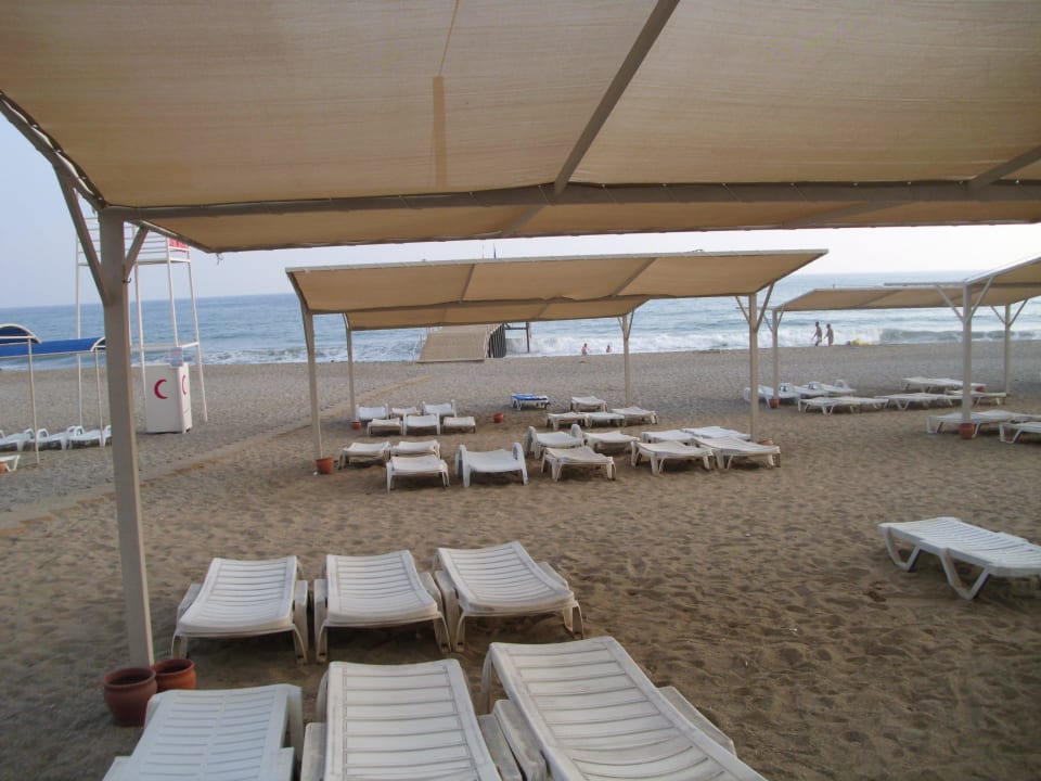 Der Strand am Abend  Club Turtas Beach Hotel