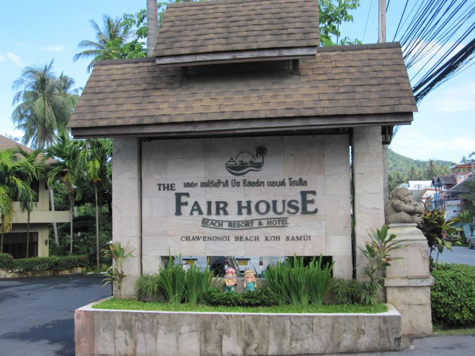 Hotelzufahrt The Fair House Beach Resort