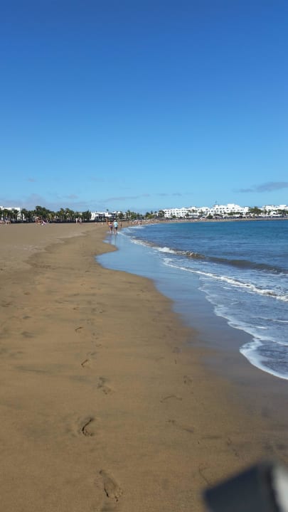 Strand mit Sand und Meer  Hotel Las Costas