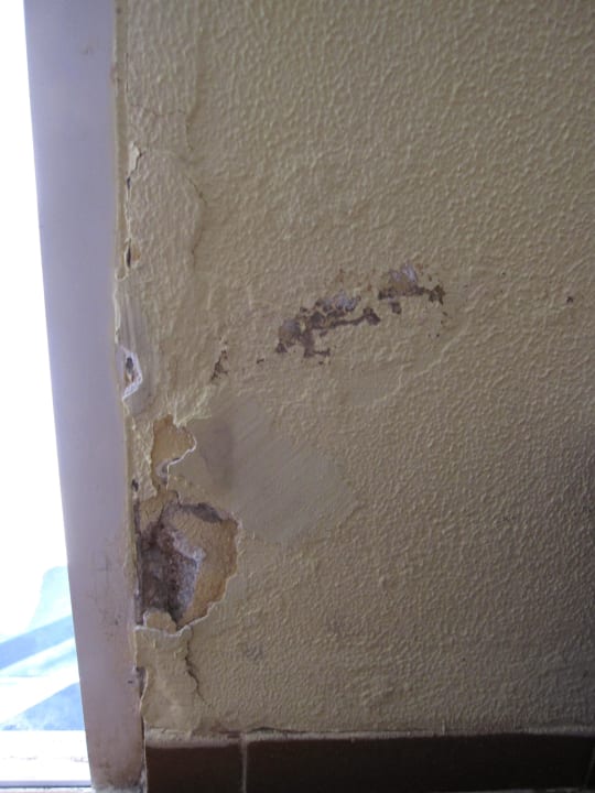 Putz fällt im Schlafzimmer von der Wand  Sol Hicacos Varadero