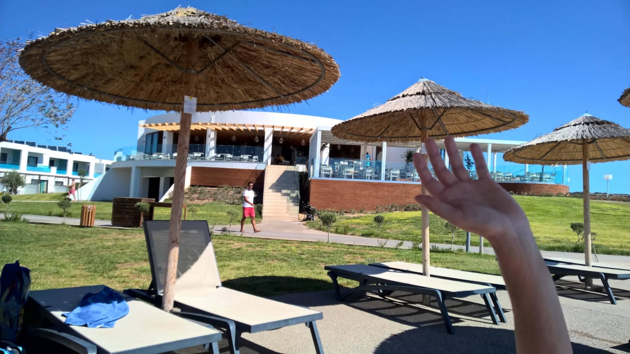 Vom Ruhepool am Strand zur Poolbar / -Restaurant Atlantica Plimmiri