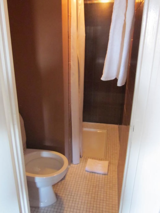 WC / Dusche J5 Hotels Helvetie Montreux