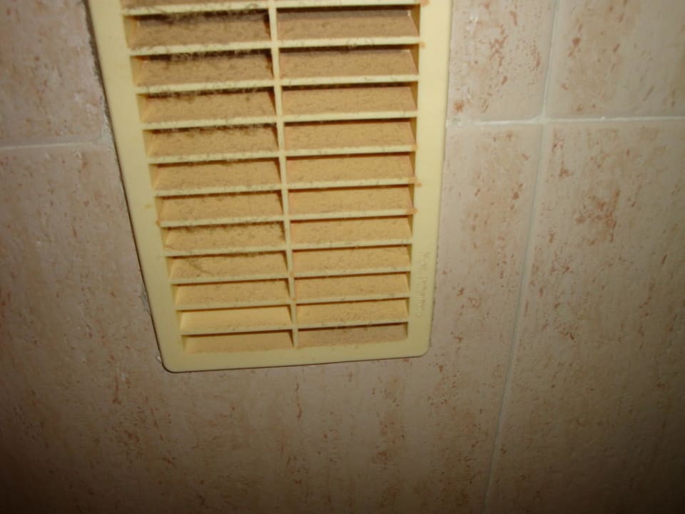 Bad Lüftungsgitter Garbí Cala Millor