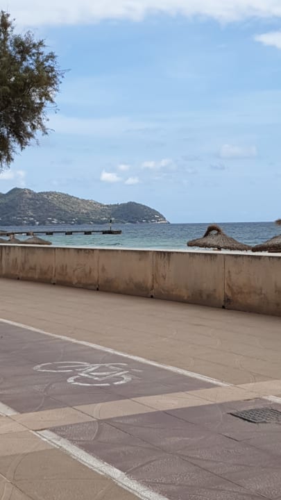 Strand R2 Veronica Beach Hotel