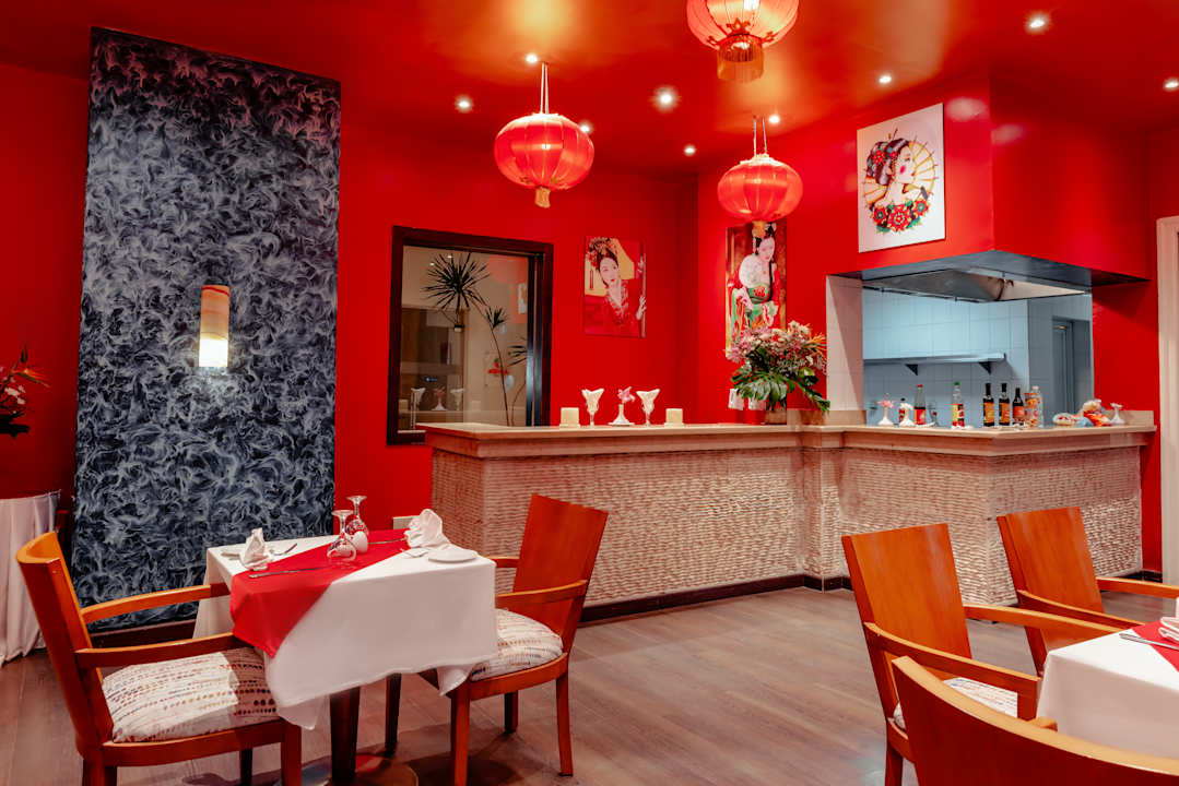 Gastro Royal Star Beach Resort