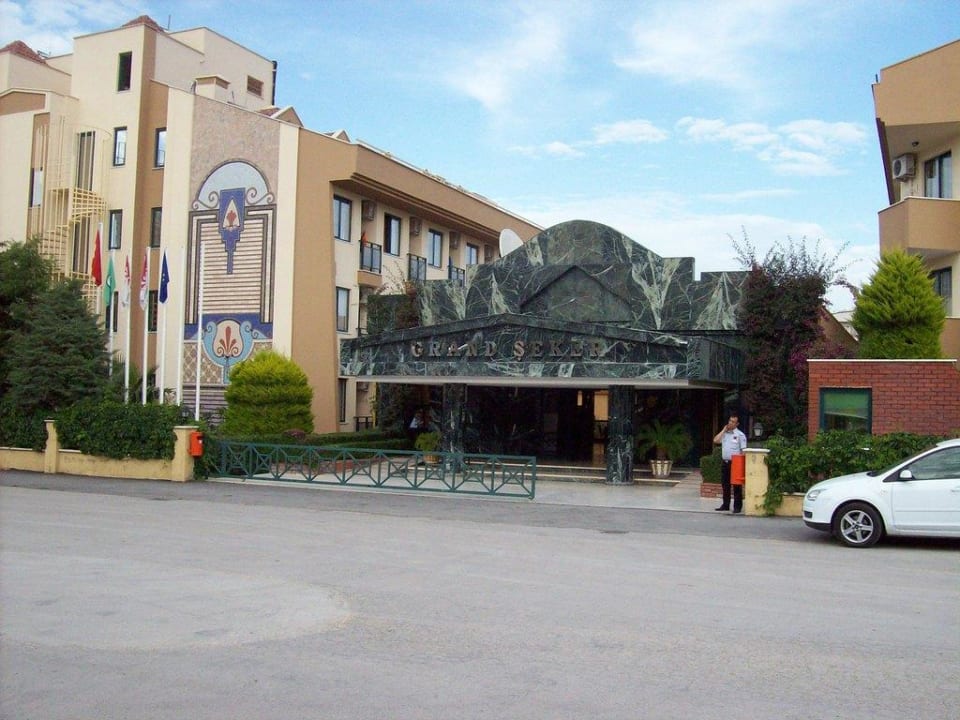 Haupteingang Hotel Grand Seker Grand Seker Hotel