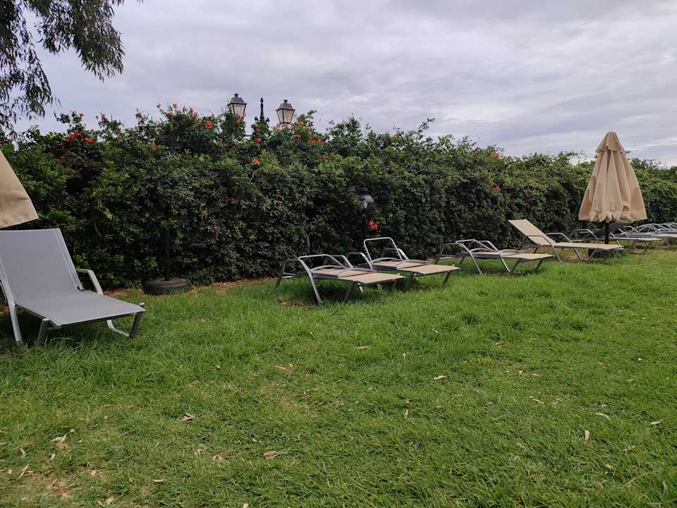 Strand Golden Coast Hotel & Bungalows