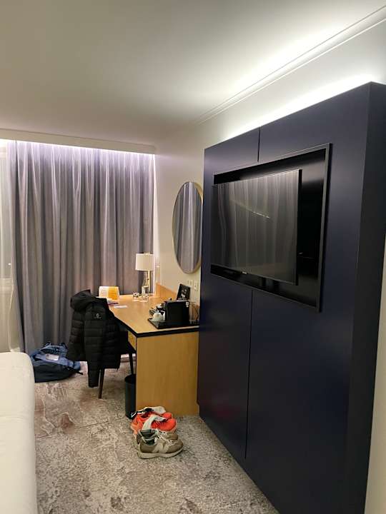 Zimmer voco Dusseldorf Seestern, an IHG Hotel